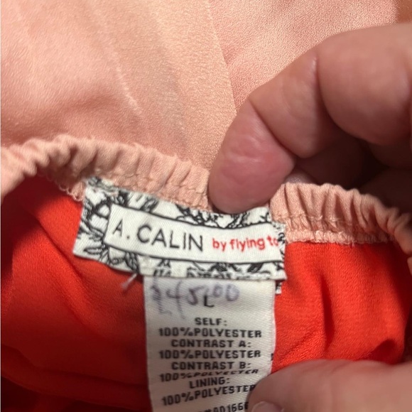 Chic Off-Shoulder Pleated Midi Dress - Picture 3 of 3